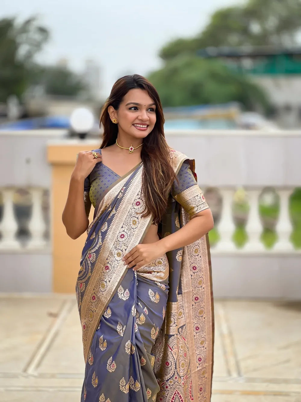 Banarasi Silk Saree with Zari & Meenakari – Premium Wedding Collection (Gray)